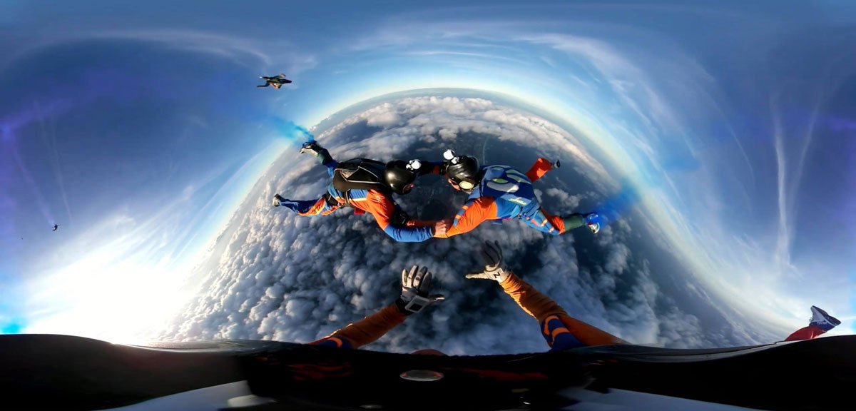 巨幕影院VR视频跳伞.jpg