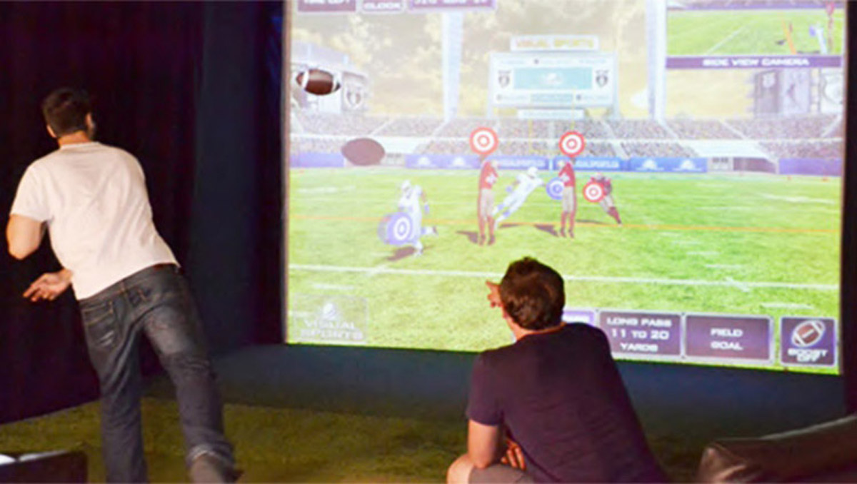 湖北巨幕影院虚拟橄榄球挑战赛体验