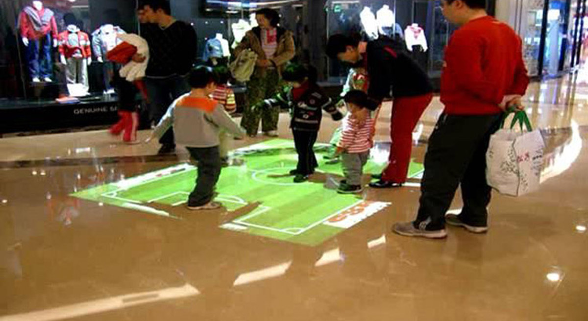 玛沁巨幕影院互动足球投影