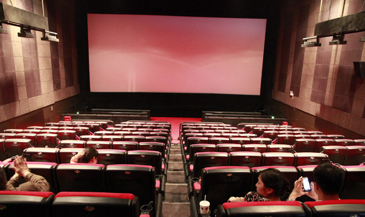 巨幕影院的高科技座椅.jpg